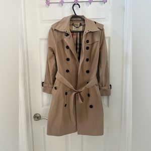 NWOT Trench coat Khaki sz 2